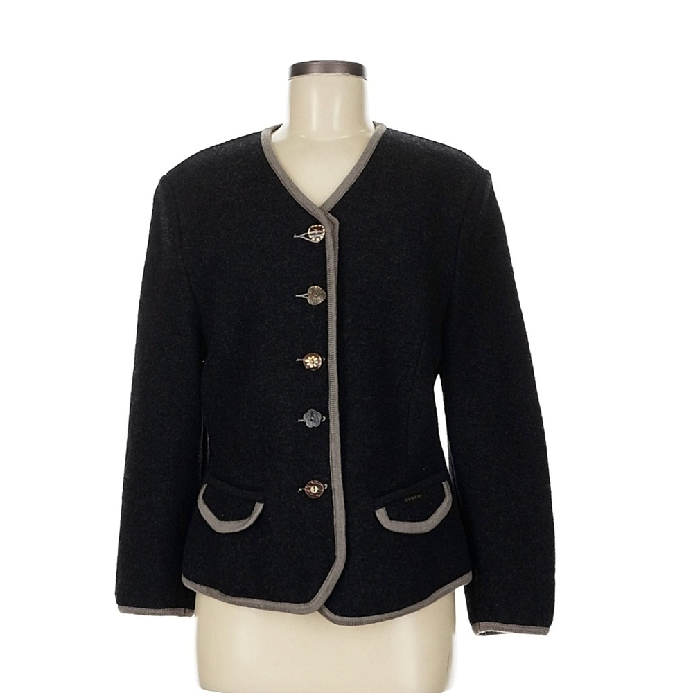 Chic Black Blazer with Tan Accents